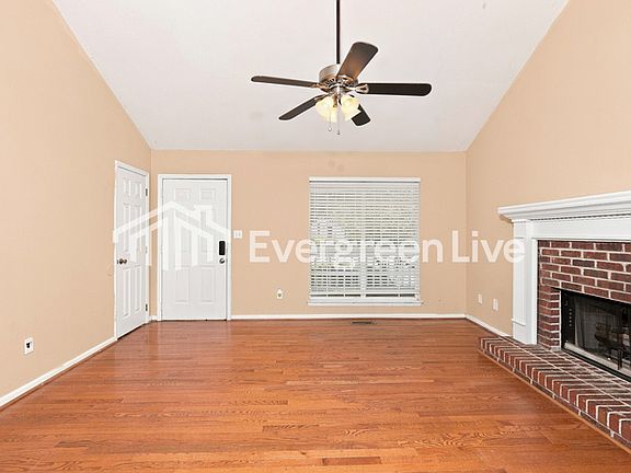 2nd image of 104 Dolphin Ct