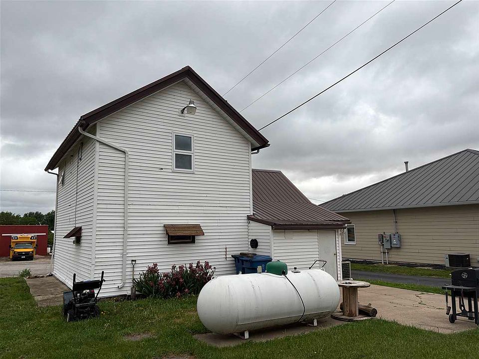 2nd image of 302 Long Ave