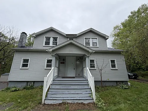 220 Lovers Ln NW Photo 1