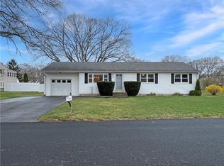 10 Longfellow Dr, Coventry, RI 02816