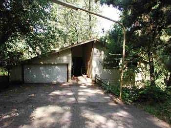 2nd image of 5915 Pine View Dr