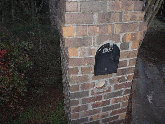 5th image of 104 Little Brook Dr