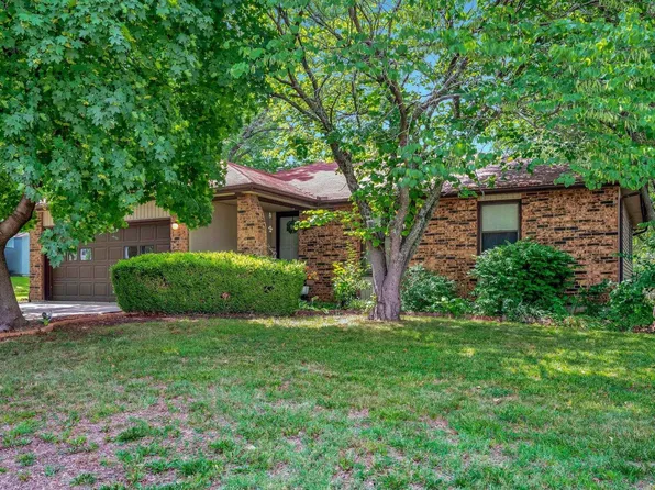 2748 SE Lakeshore Blvd, Topeka, KS 66605