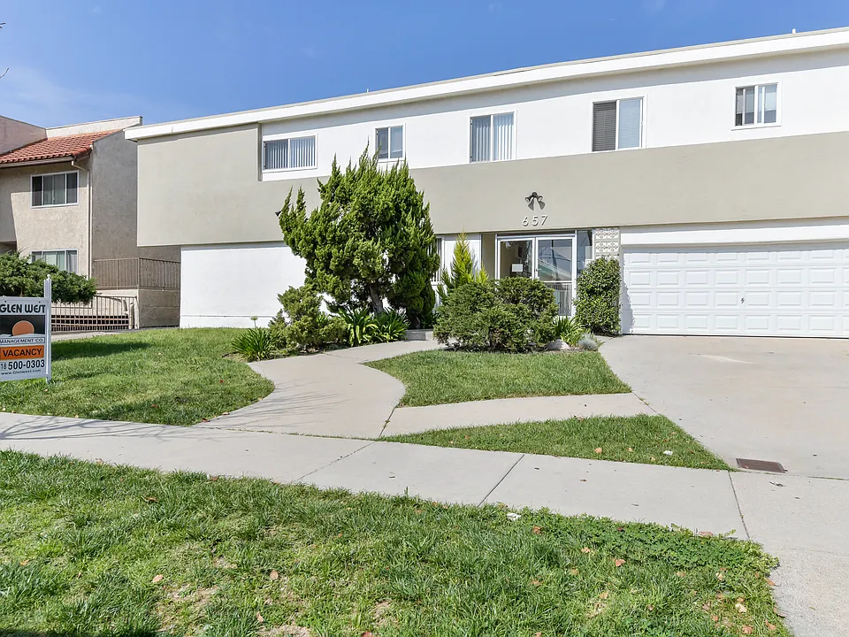 657 Milford St #3