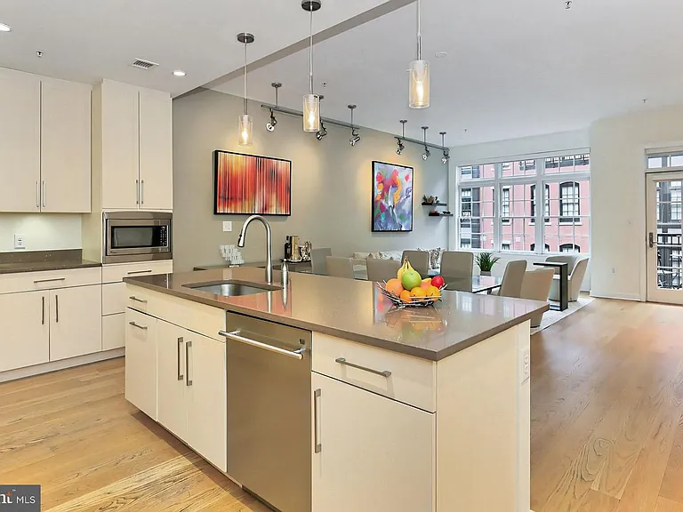 1700 Clarendon Blvd #123 — Photo 7