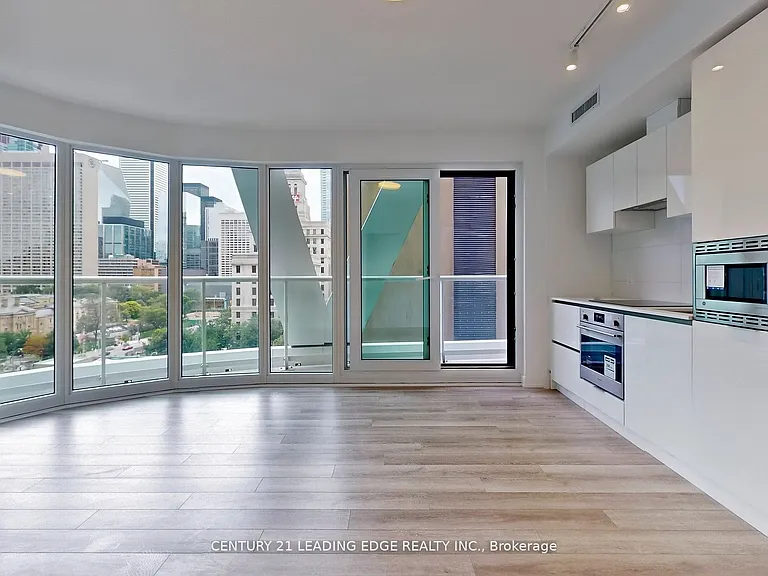 230 Simcoe St #726 — Photo 4