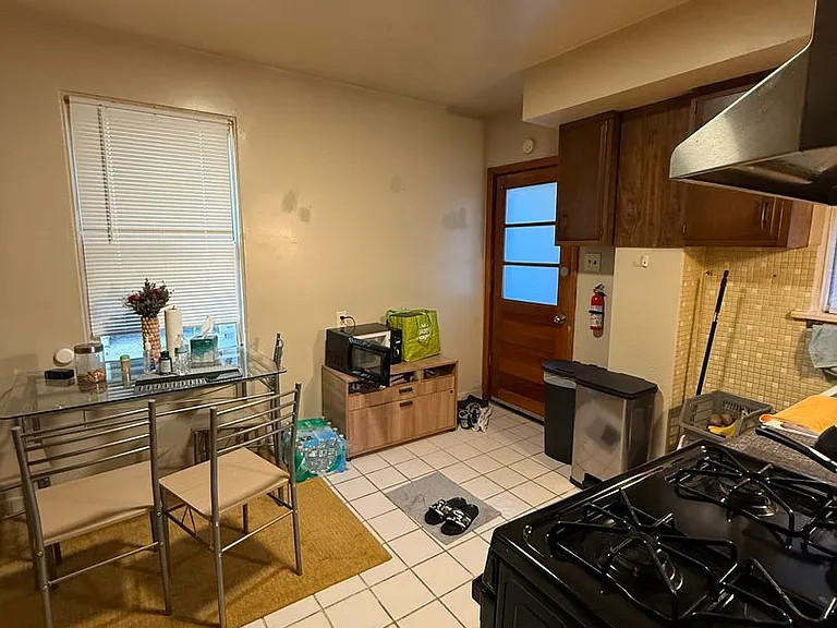 2824 Clermont Ave — Photo 7