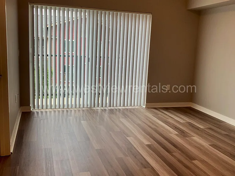 203 E Laurel St — Photo 192