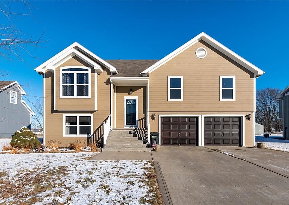 1st image of 808 Rosewood Dr