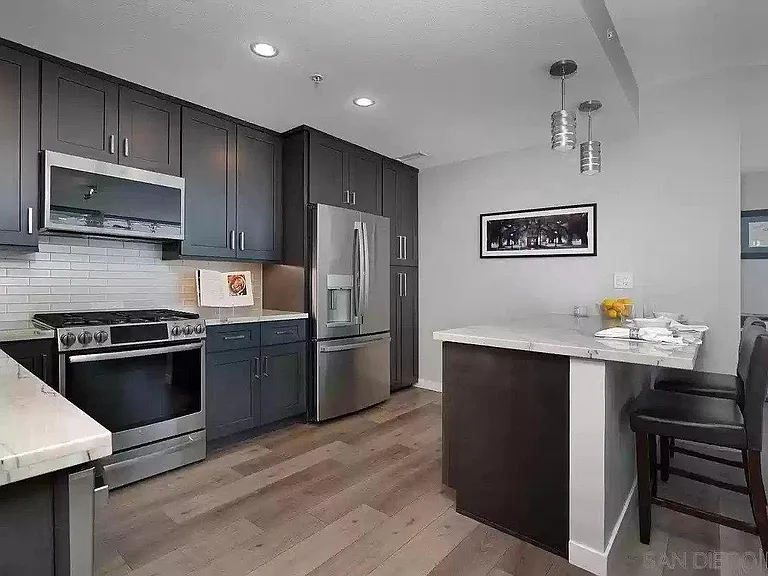 850 Beech St #713 — Photo 1