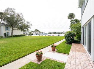 550 Riomar Dr, Vero Beach, FL 32963