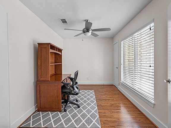 5th image of 2325 Stutz Dr #42