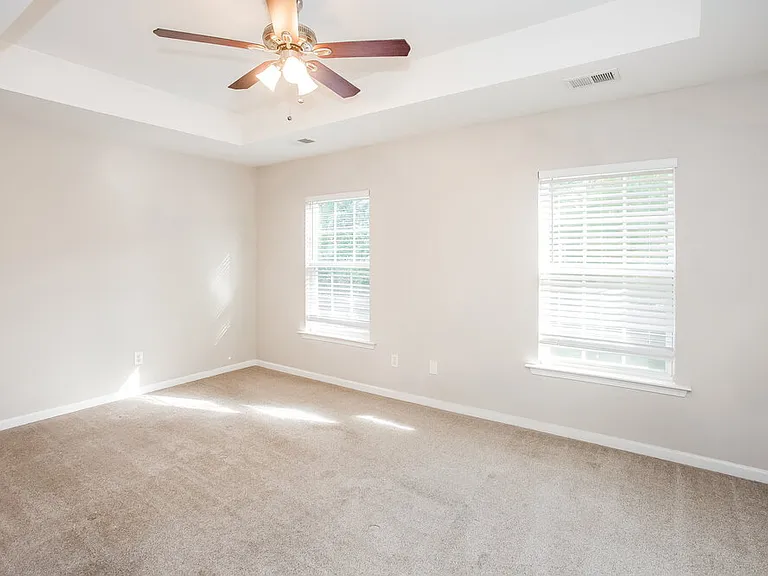 5104 Abercromby St — Photo 10