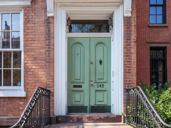 245 West 11th Street image 1 of 8