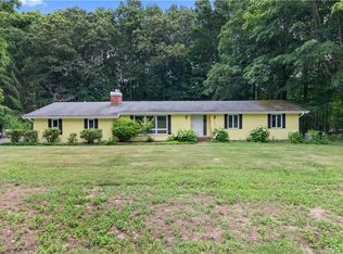 399 Nortontown Rd, Guilford, CT 06437