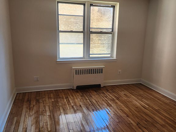 3rd image of 14329 Barclay Ave APT 2G