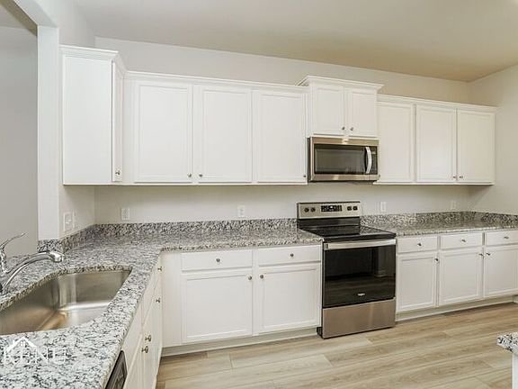 5th image of 10418 Sweetwater Creek Dr