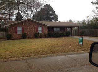 111 Goza St, Grenada, MS 38901