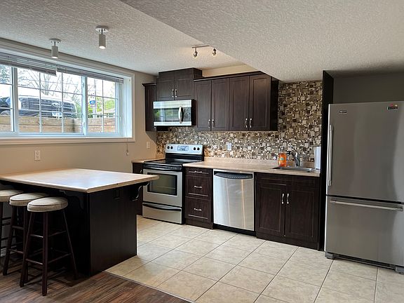 2nd image of 32 Floral Dr