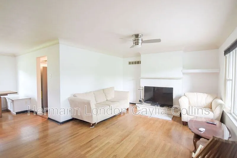 2 bed, 2.0 bath, 1520 sqft, $2,425 — Photo 4