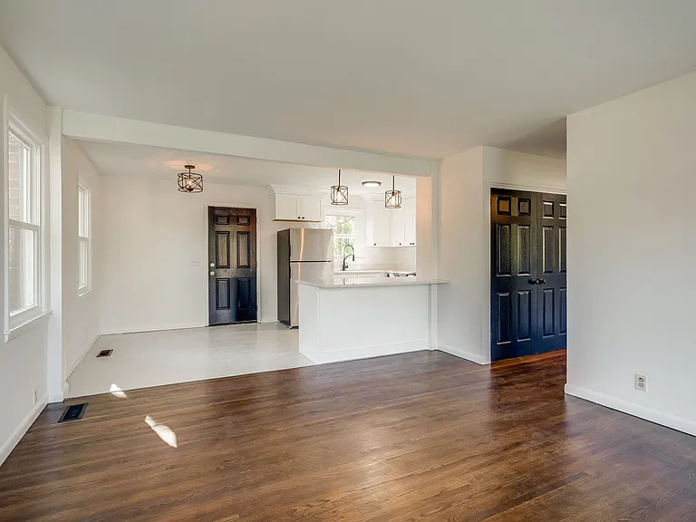 1907 Dabbs Ave — Photo 13