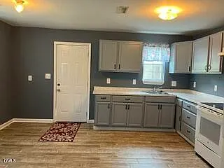 132 S Elizabeth St — Photo 3
