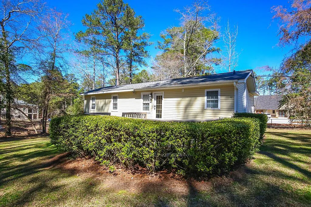 3 bed, 2.0 bath, 1241 sqft, $2,500 — Photo 4