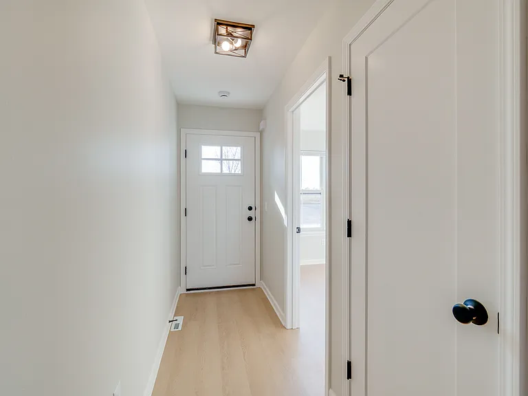 8028 Memorial Hwy — Photo 15