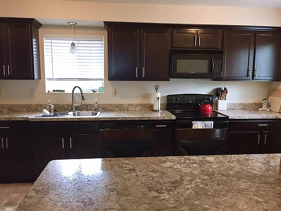 3rd image of 23805 Deziel St
