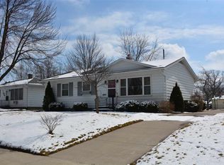 226 Edgeknoll Ln, Fort Wayne, IN 46816