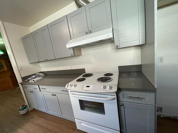 4th image of 8110 Louise Ave