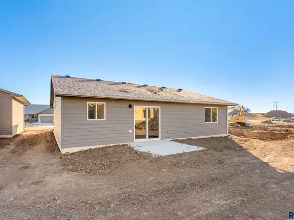 5508 E Brennan Dr, Sioux Falls, SD 57110