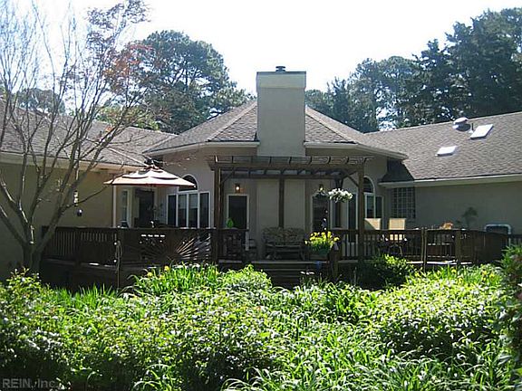 3rd image of 1724 N Alanton Dr