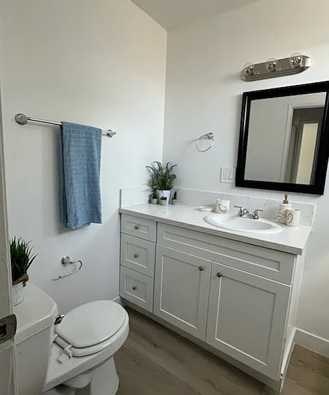 5548 Yarmouth Ave #7 — Photo 2