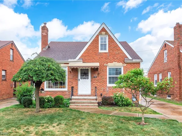 8319 Deerfield Dr, Parma, OH 44129