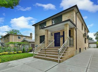 16032 76th Rd, Fresh Meadows, NY 11366