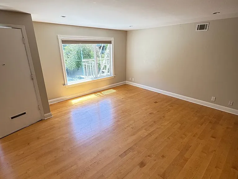 1142 Green Street 1 Sharp Pl — Photo 7