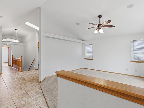 4th image of 944 Stahl Ct