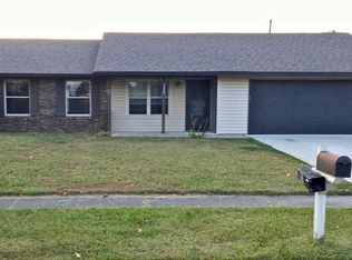 220 West St, Whiteland, IN