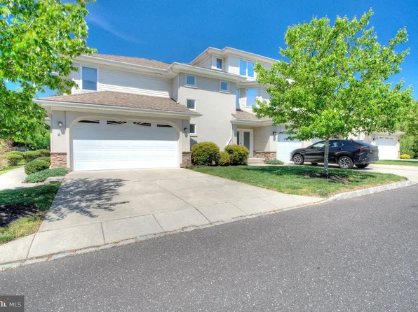 4 Regency Ct, Cherry Hill, NJ 08002