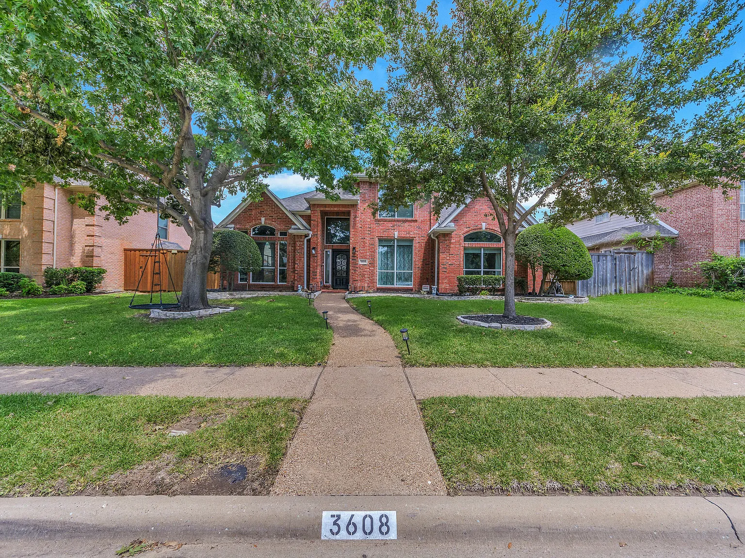 5 bed, 3416 sqft, $4,900 — Photo 1