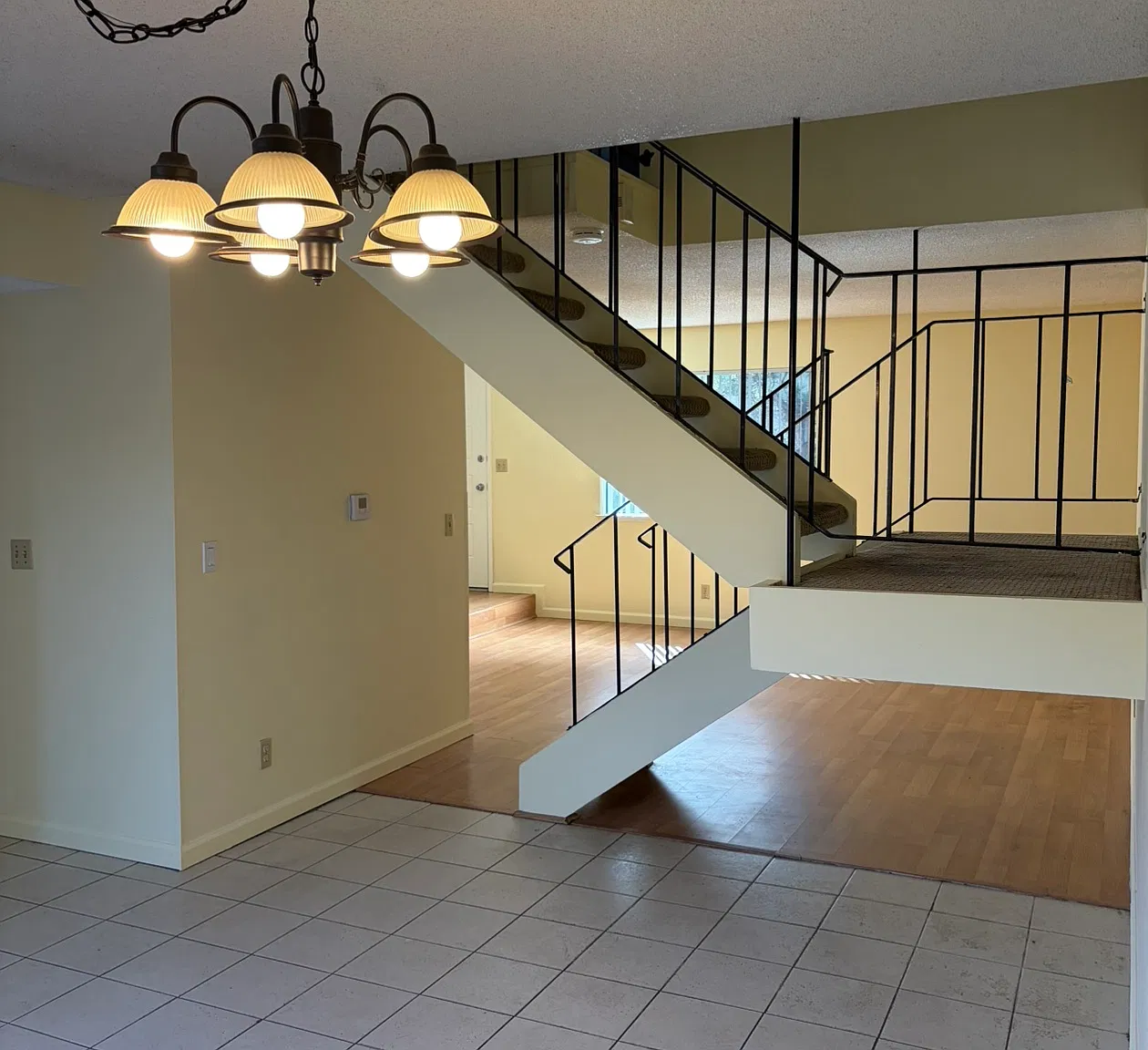 3 bed, 1323 sqft, $4,250 — Photo 1