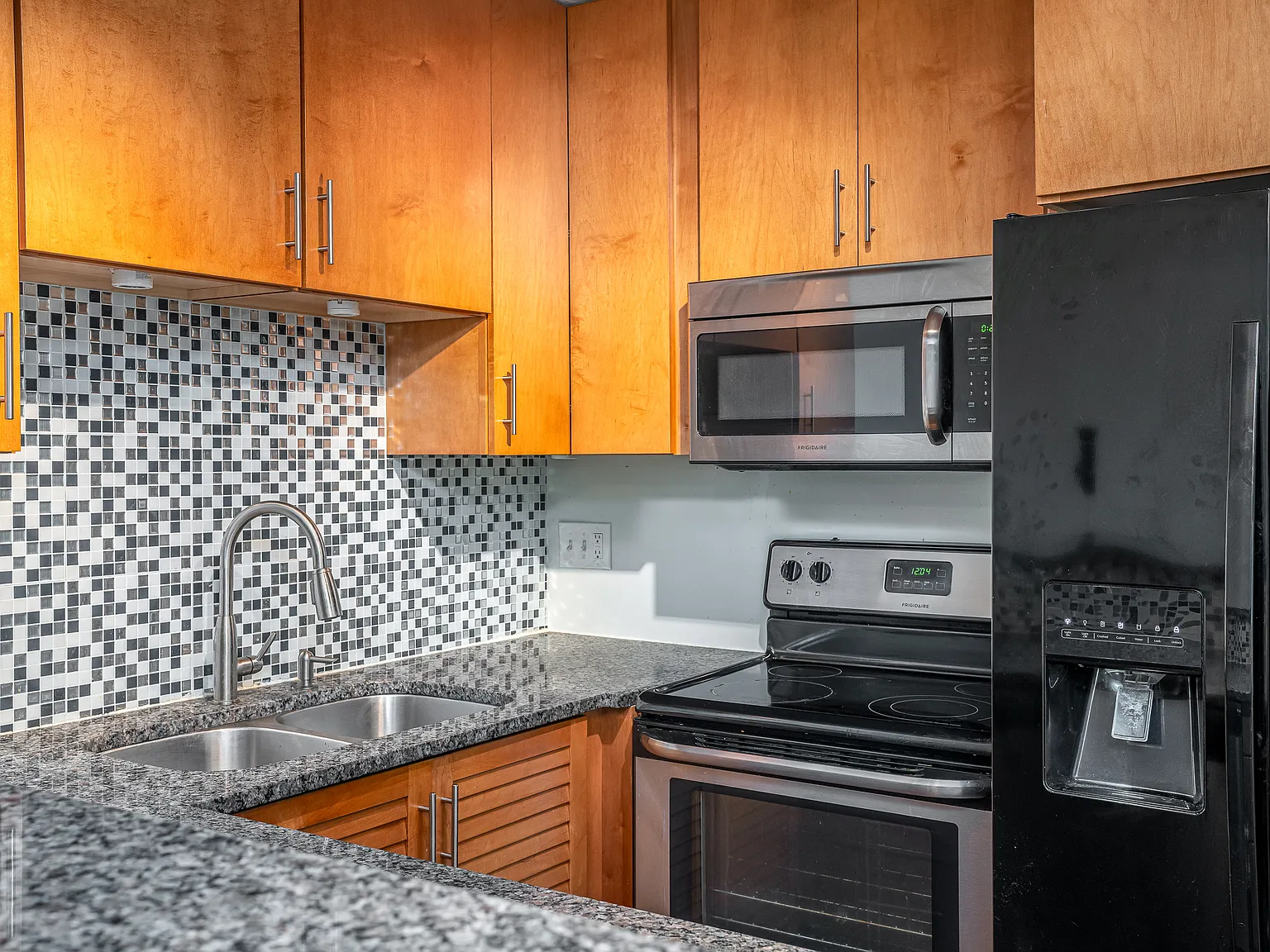 2 bed, 900 sqft, $1,850 — Photo 4