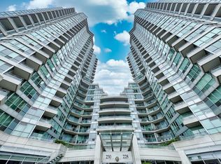 228 Queens Quay W #1006, Toronto, ON M5J2X1
