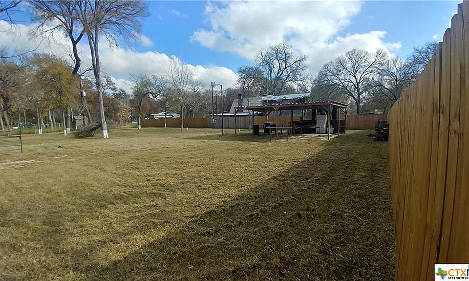 1st image of 317 Meadow Lake Dr