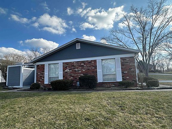 2nd image of 934 E Buckingham Dr