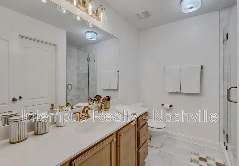 1128 Woodbury Falls Ct — Photo 16
