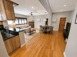 4 bed, 2700 sqft, $2,300 — Photo 4