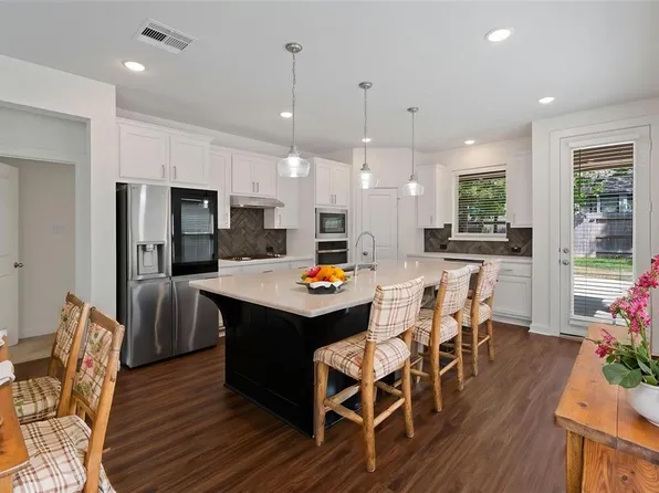 140 E Cascade Heights Drive, Montgomery, TX 77316