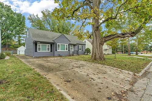 1744 SW Atwood Ave — Photo 1